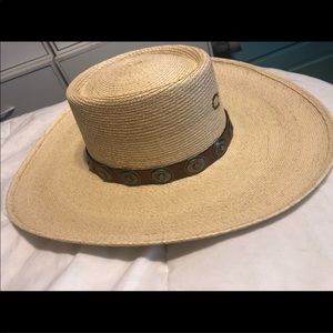 Charlie 1 high dessert hat